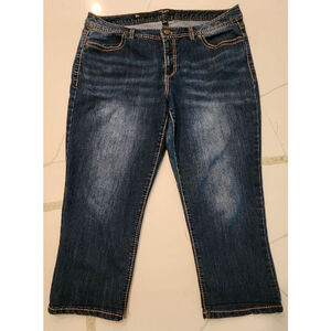 Nine West Capri Jeans Size 16/33 Blue Denim Rhinestone Embellished Pockets